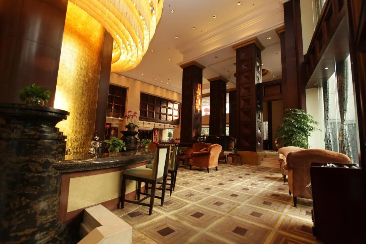 Grand Royal Hotel slide-3