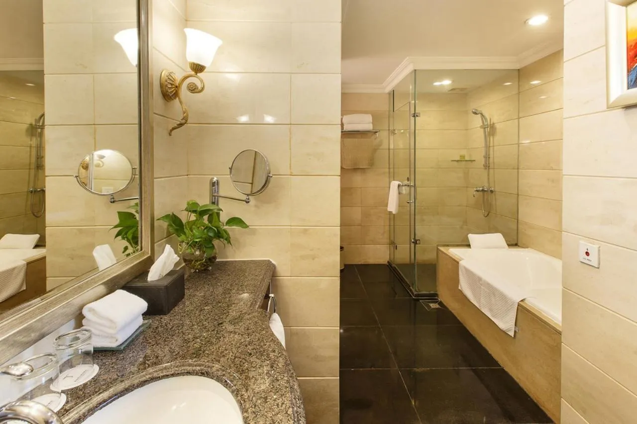 Grand Royal Hotel-1