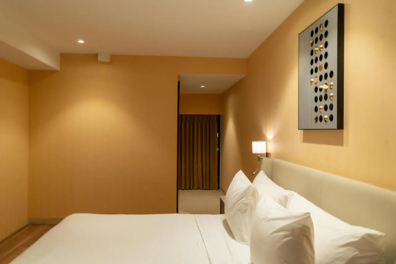 Clarks Inn Suites Hyderabad Airport-1