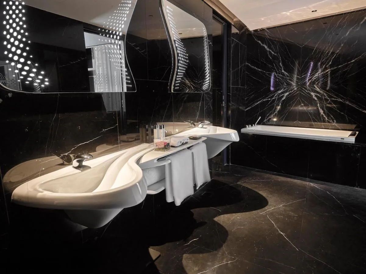 Melia Dubai hote slide-4