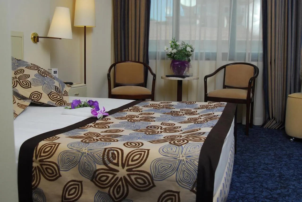 Class Hotel-1