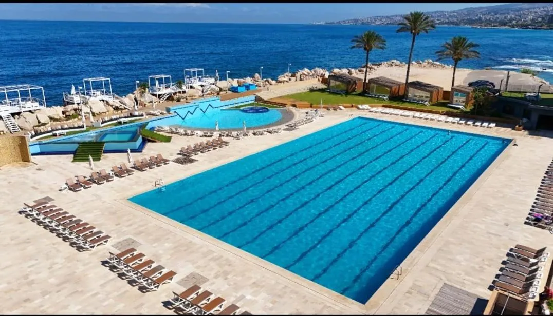 Four Seasons Halat Hotel Beirut slide-5