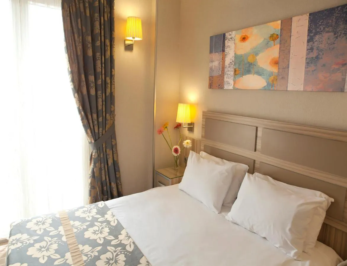 Nanda Hotel-1