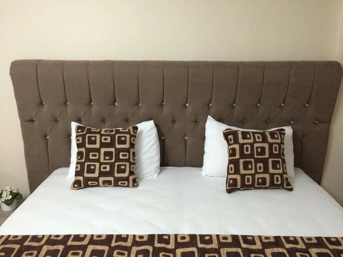 Black Bird Suite Hotel slide-3