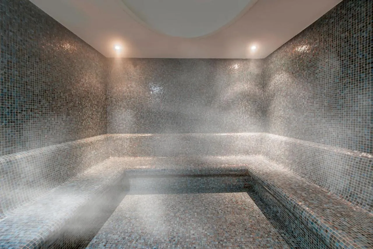 Elite World hotel Van-2