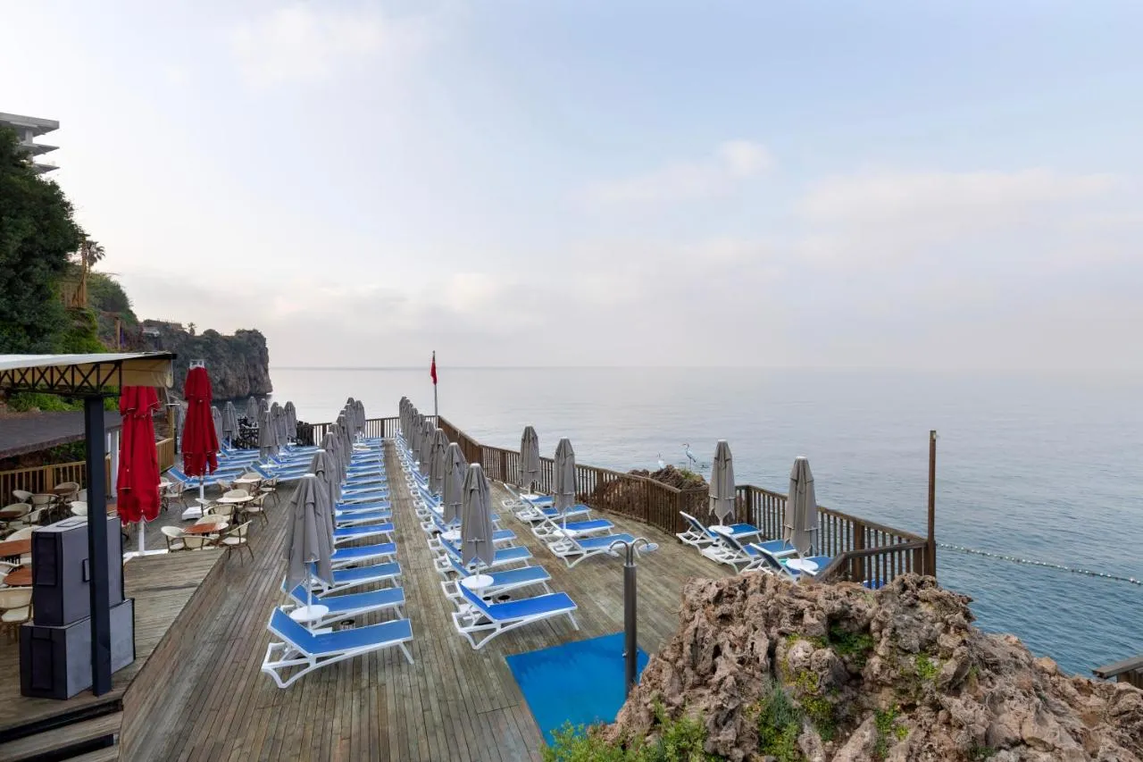 Ramada Plaza by Wyndham Antalya slide-2