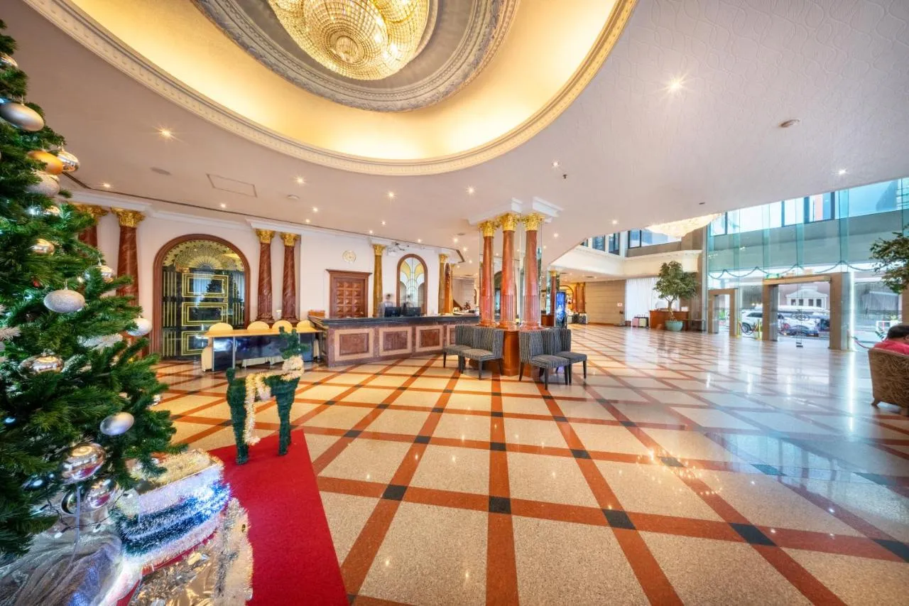 Royal Benja Hotel-1