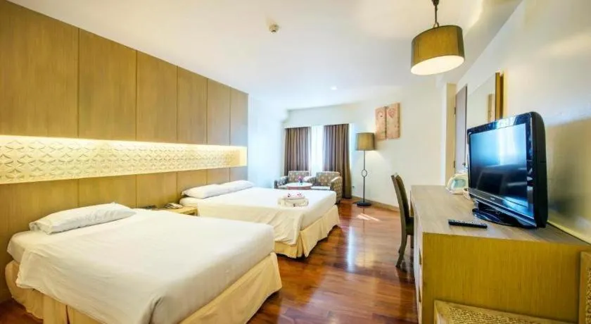 Jomtien Palm Beach Hotel and Resort slide-3
