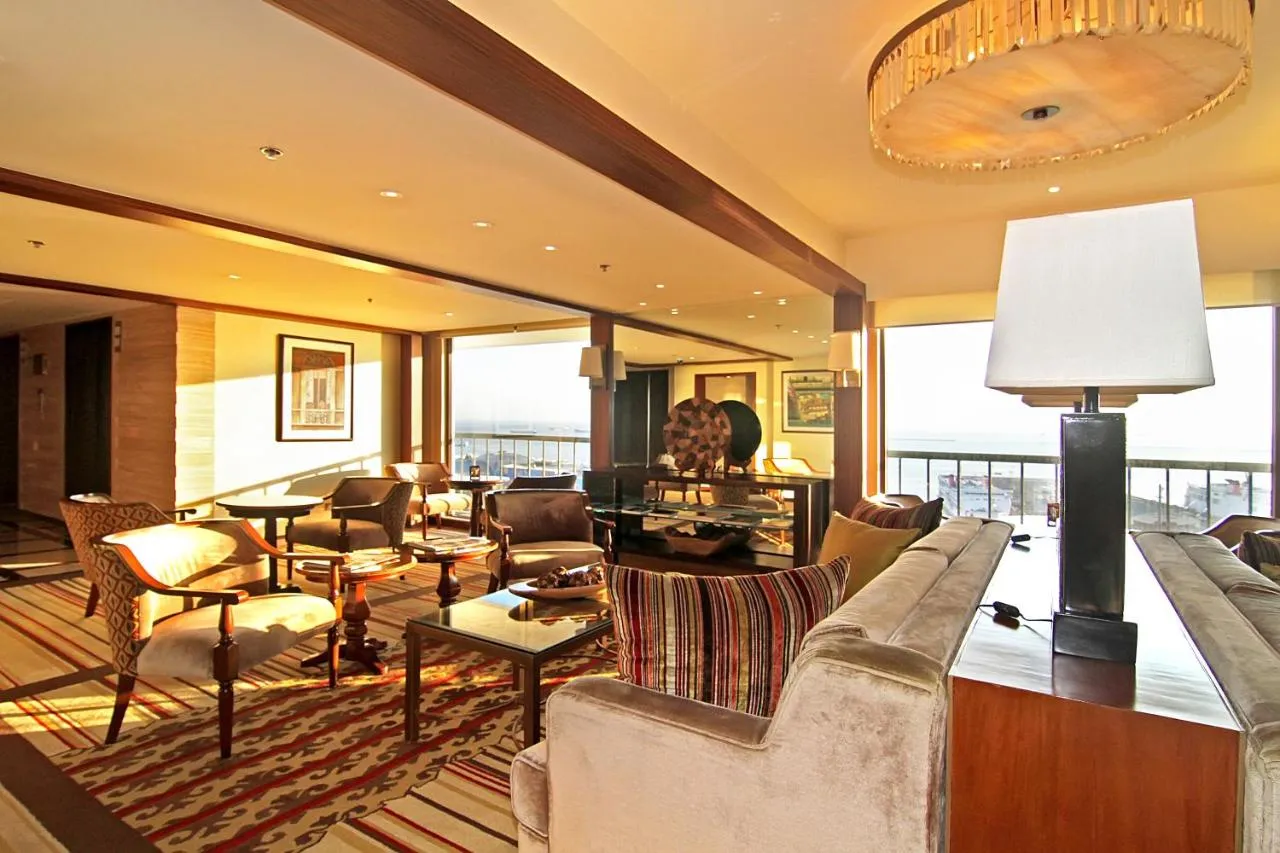 The Manila Hotel slide-3