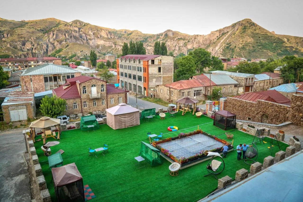Goris Hotel slide-4