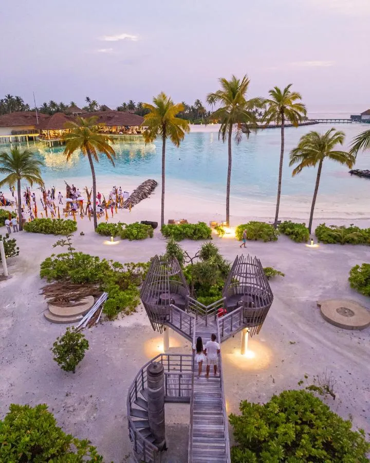 Radisson Blu Resort Maldives slide-4