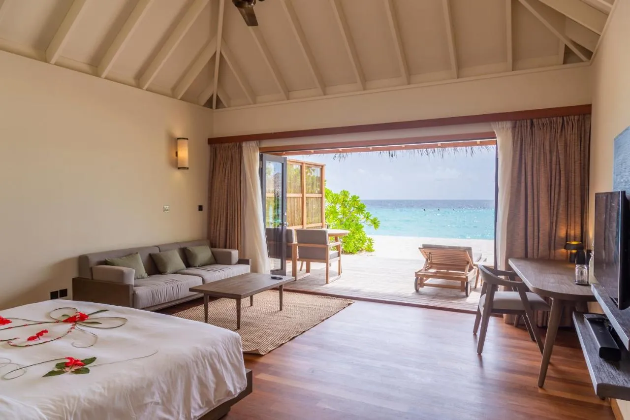 Veligandu Island Resort & Spa slide-4
