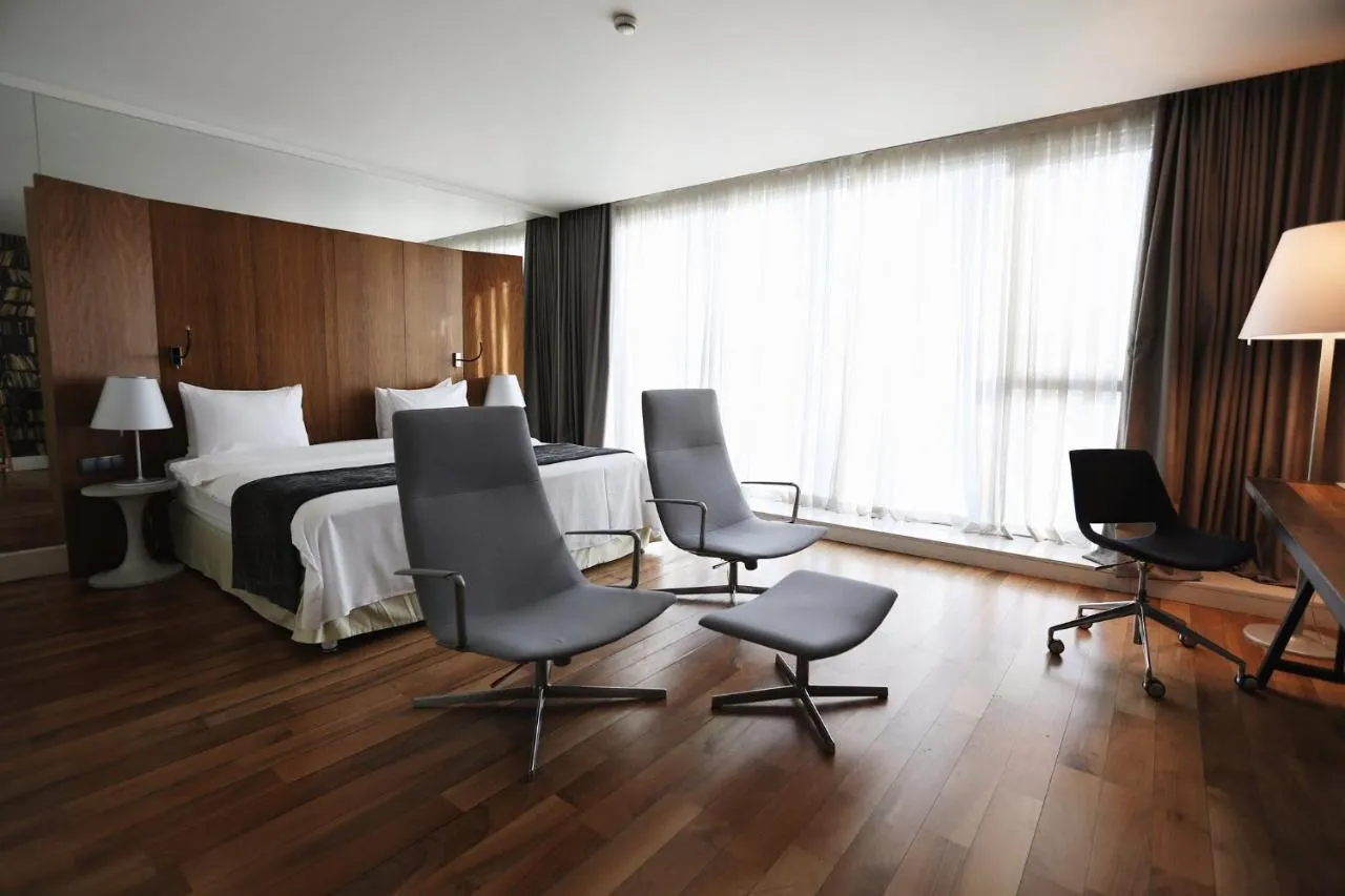 Holiday Inn - Tbilisi by IHG slide-5