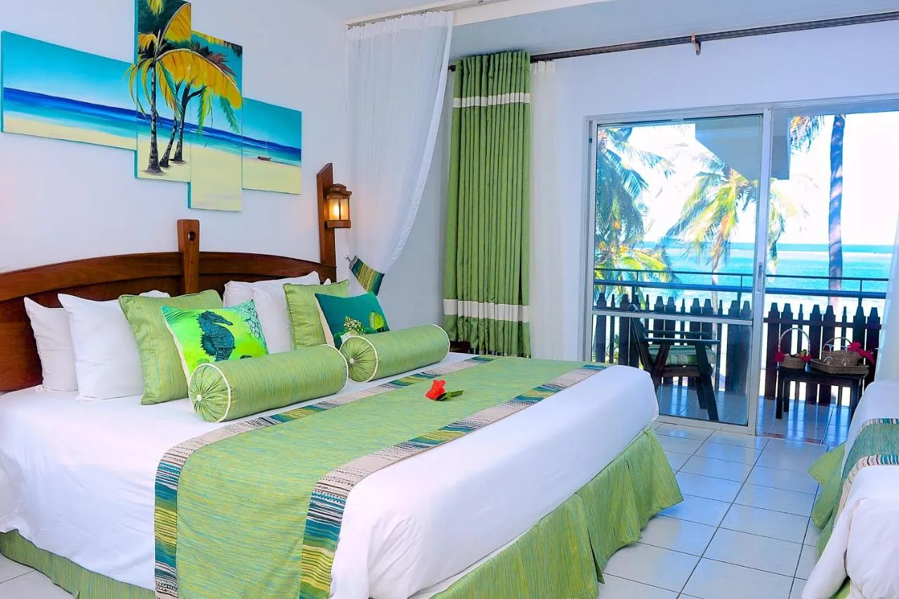 Voyager Beach Resort slide-3