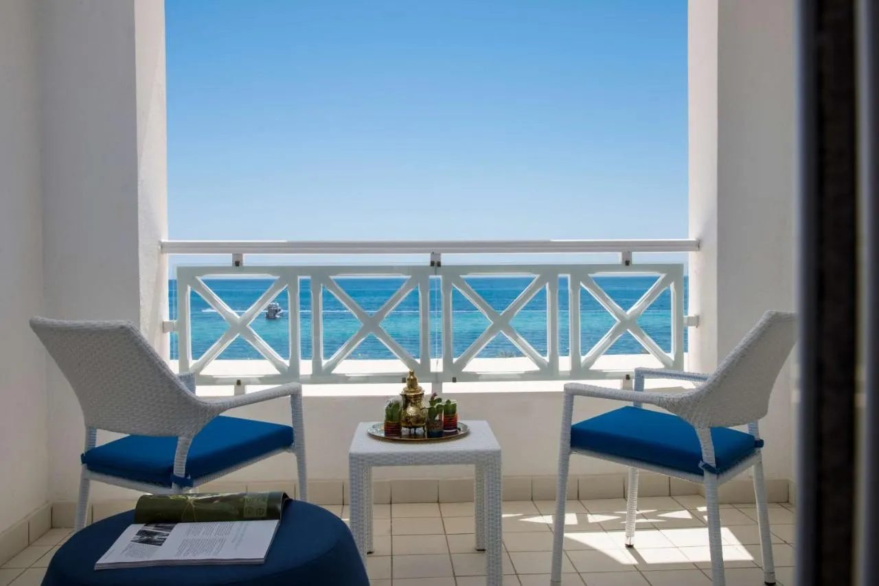 Radisson Blu Resort & Thalasso slide-4