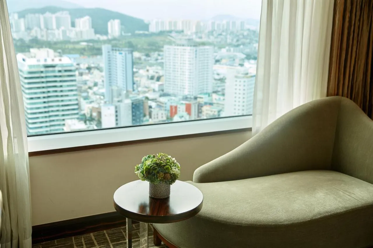Lotte Hotel Busan slide-3