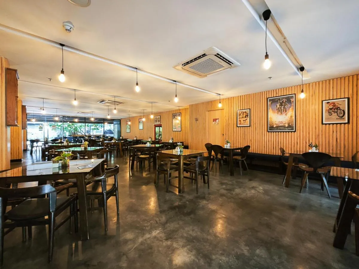Galleria 12 Sukhumvit Bangkok by Compass Hospitality slide-4