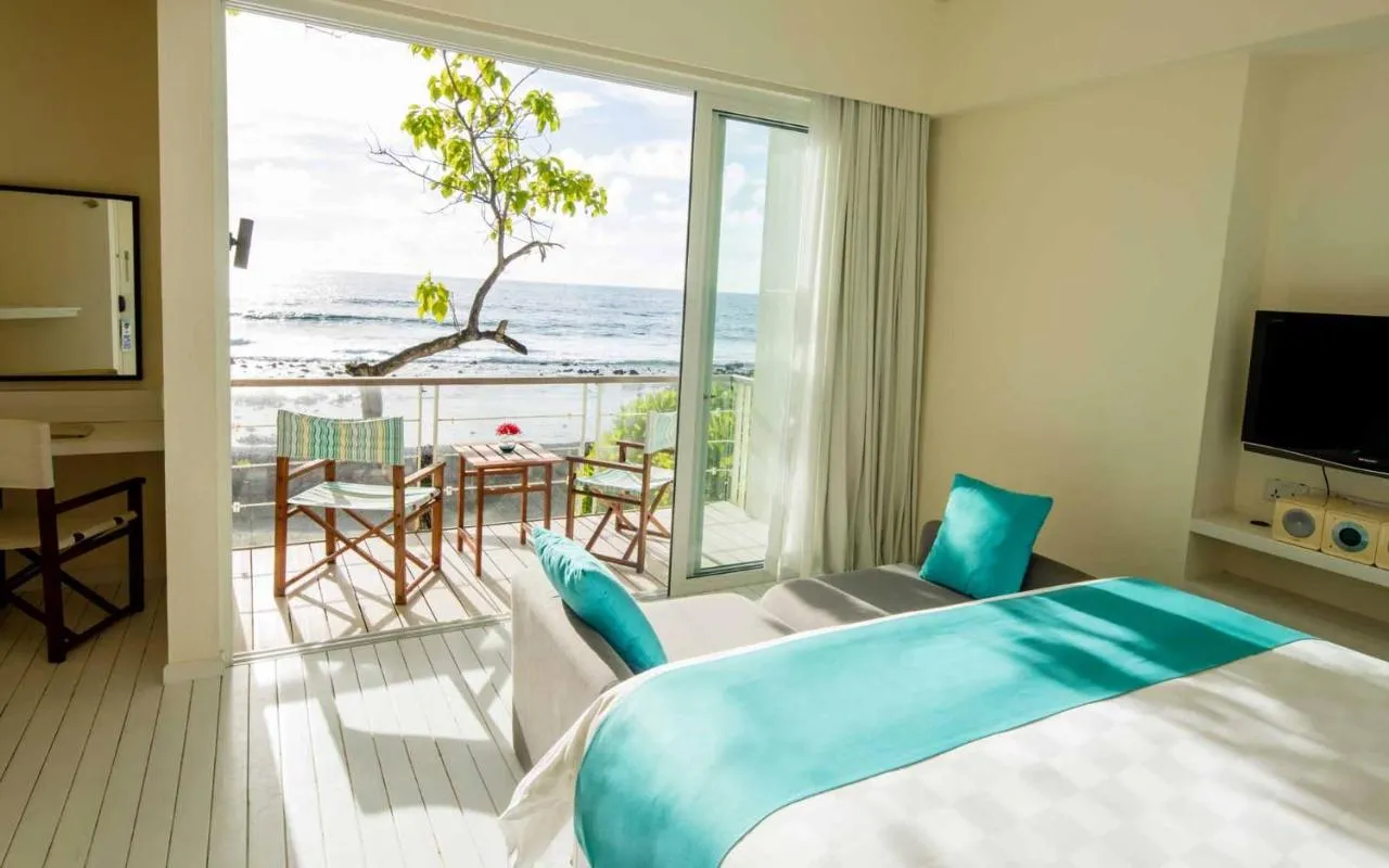 Holiday Inn Resort Kandooma Maldives - Kids Stay & Eat Free and DIVE FREE for Certified Divers for a minimum 3 nights stay slide-4