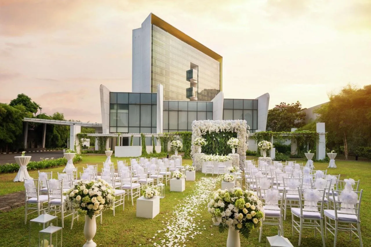 DoubleTree by Hilton Jakarta - Diponegoro slide-5