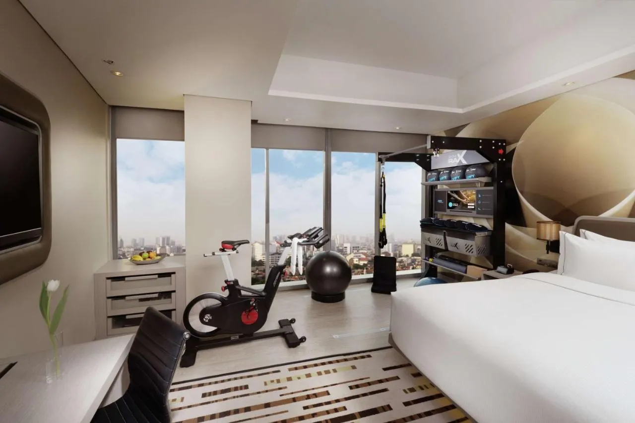 DoubleTree by Hilton Jakarta - Diponegoro slide-4