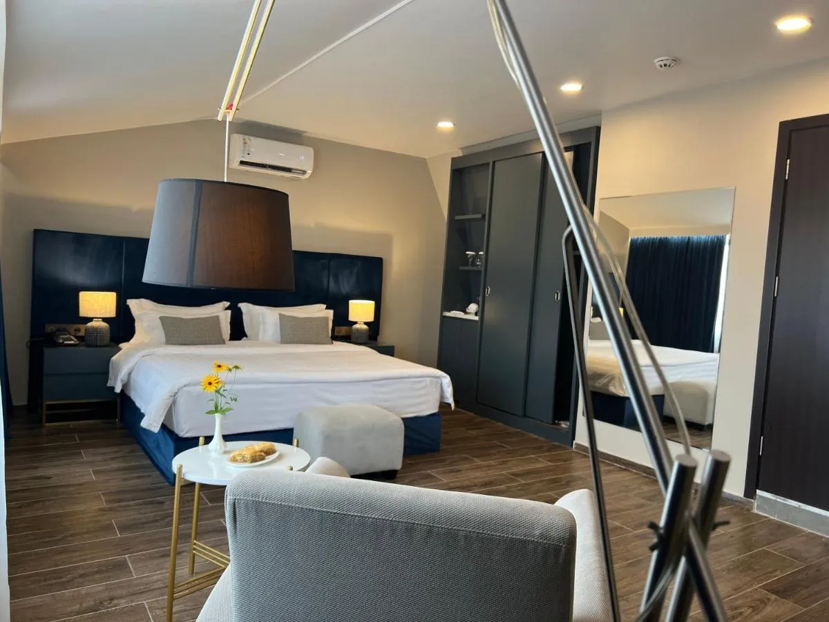 Hotel Aisi-1