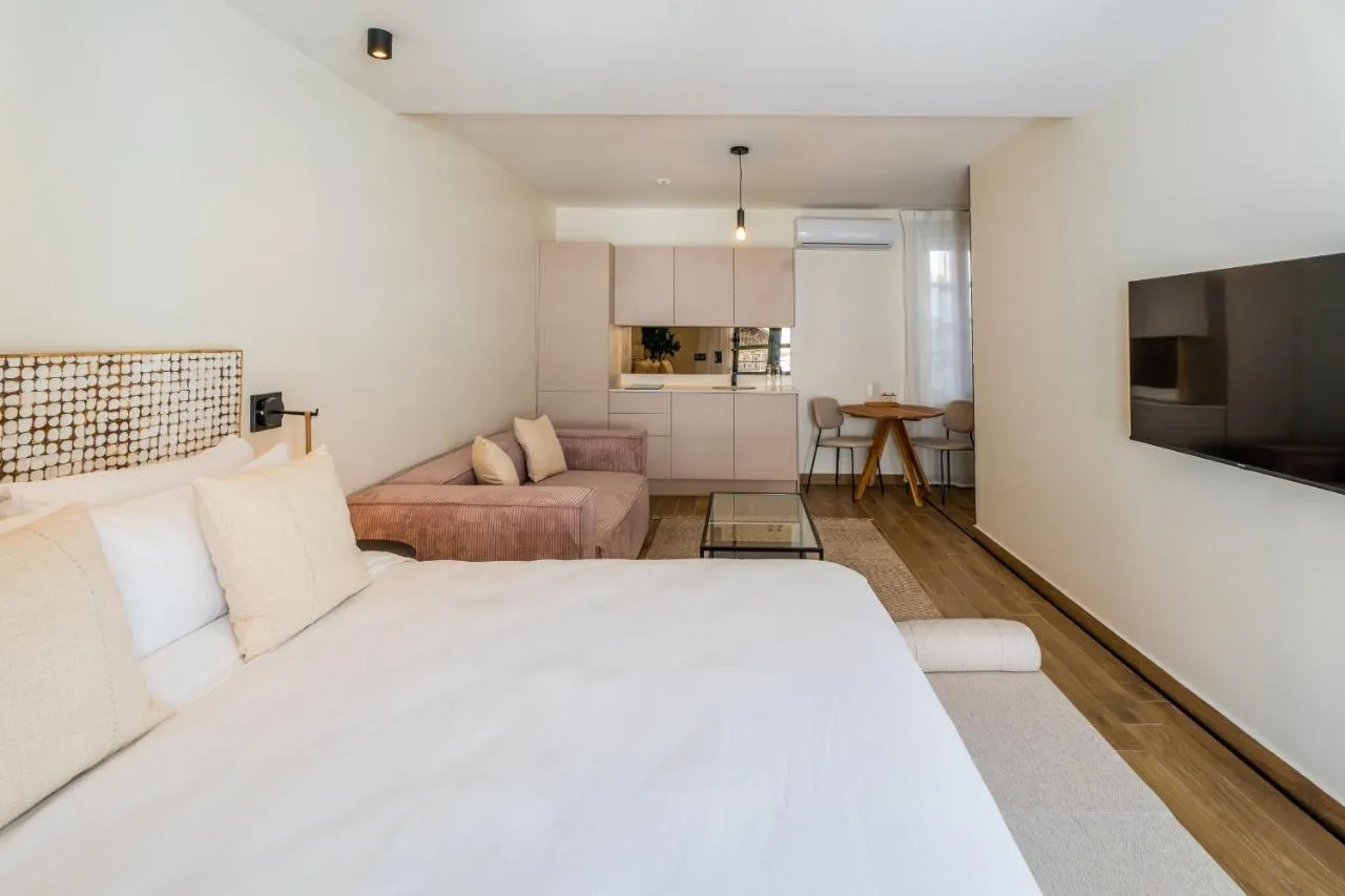 AmazINN Places Hotel Boutique Casa Marichu slide-5