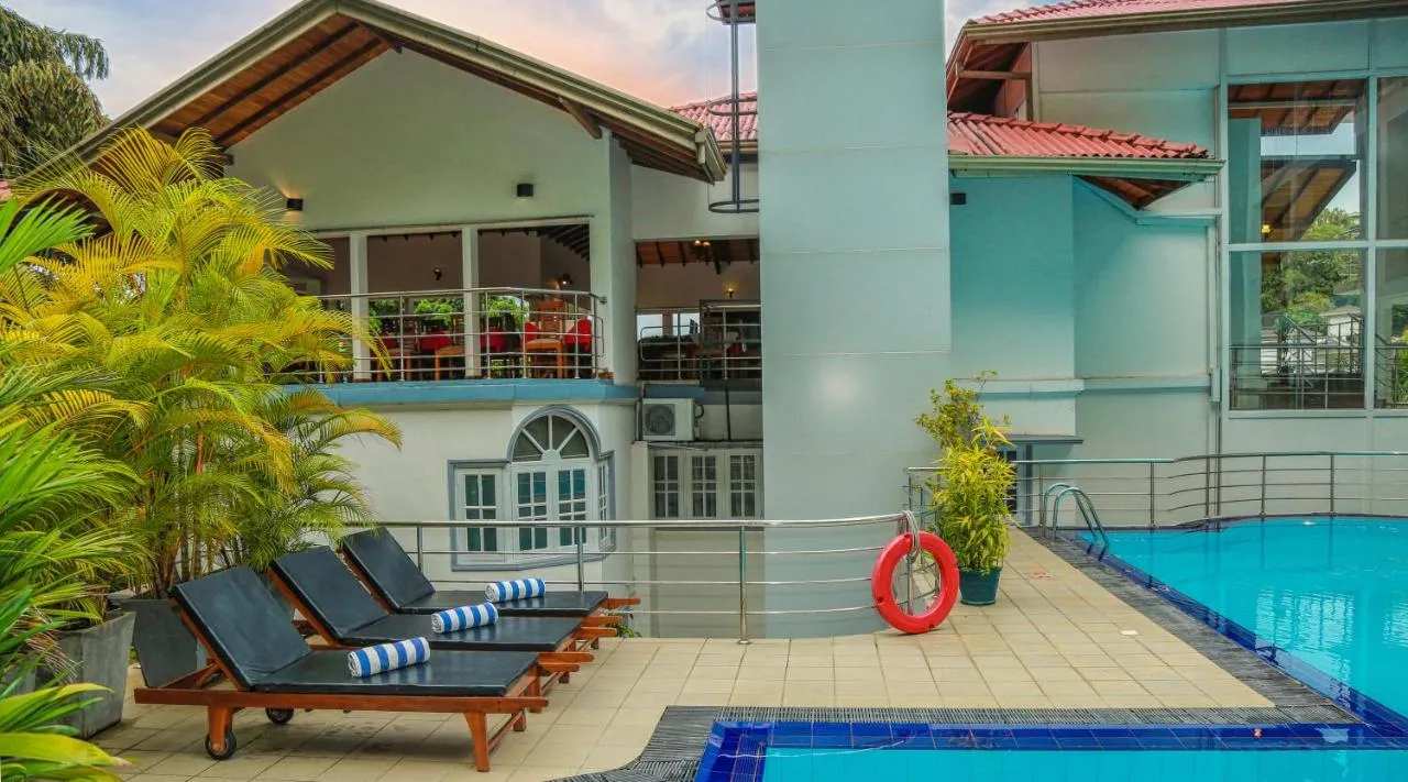 Senani Hotel-1