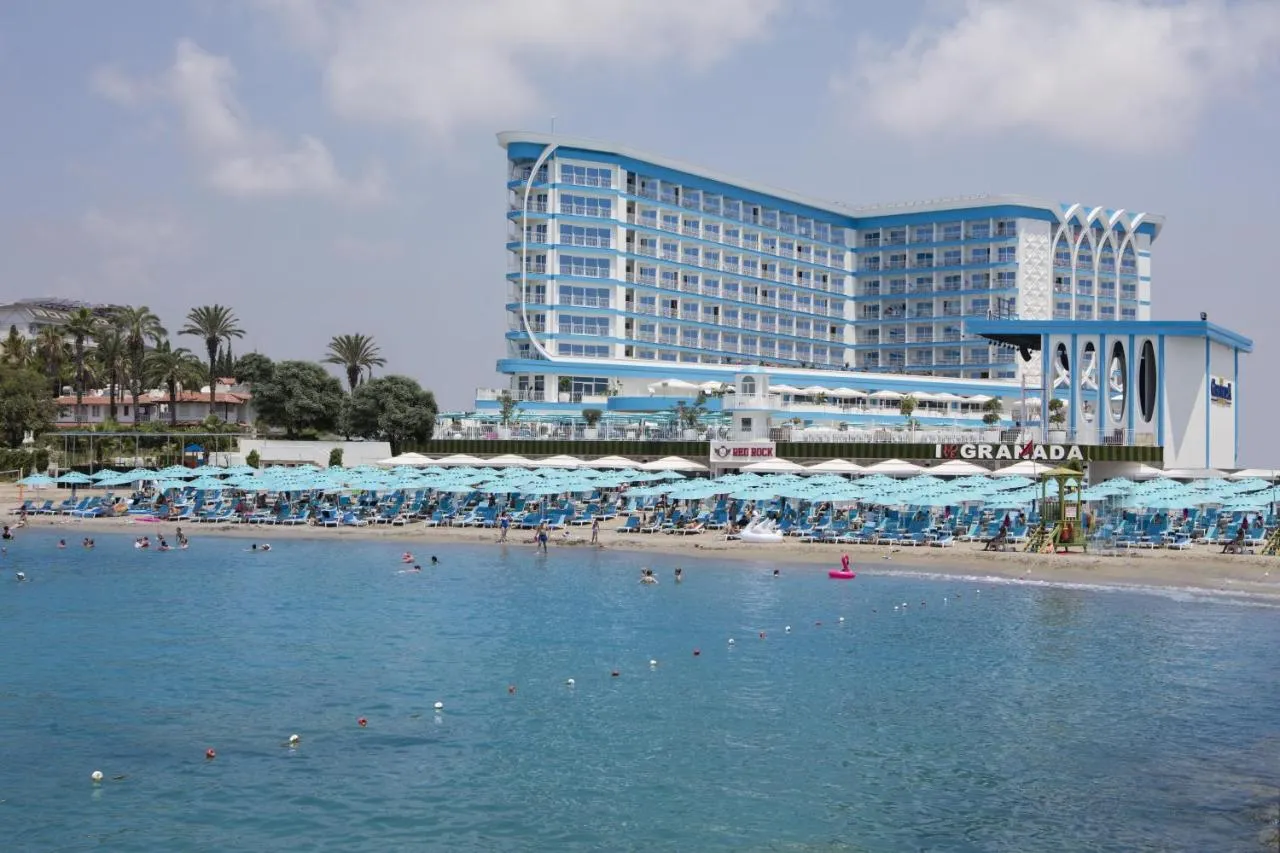 Granada Luxury Beach slide-3