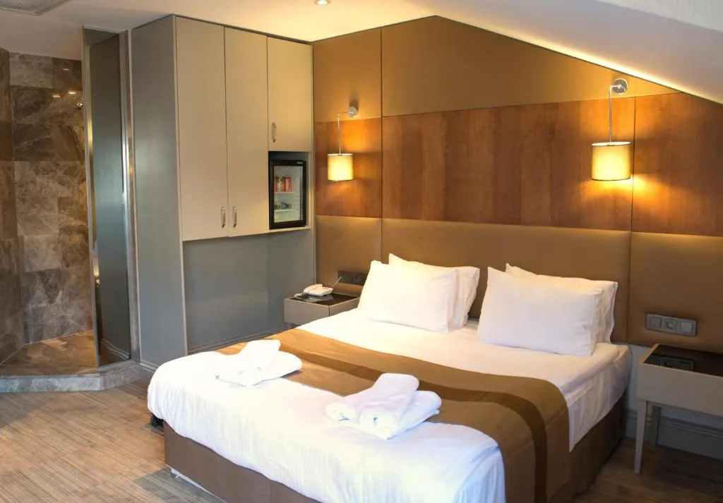 GK Regency Suites Hotel slide-1