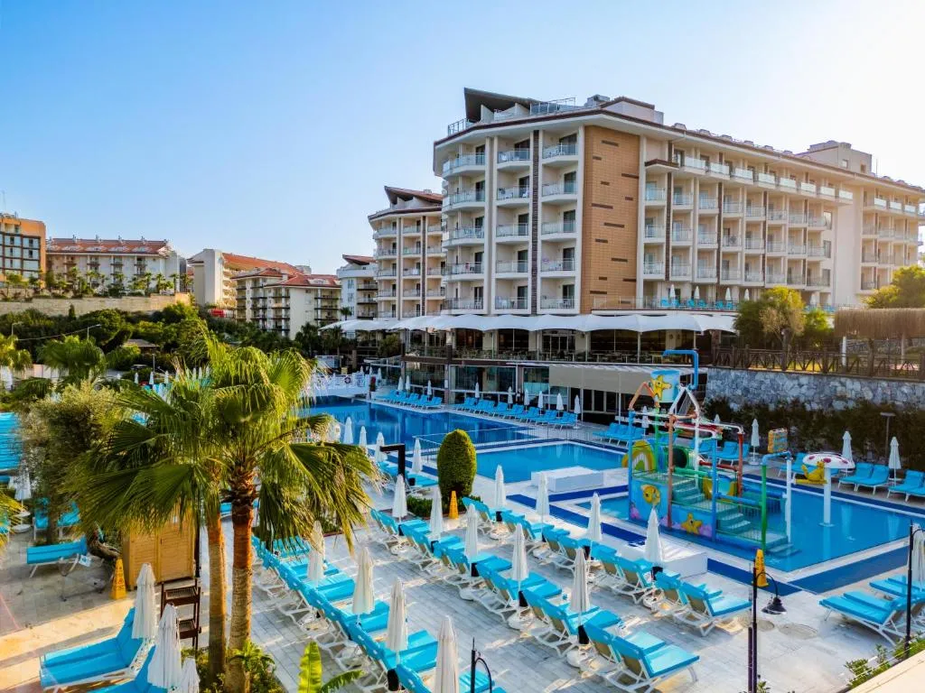 Ramada Resort Kusadasi & Golf-1