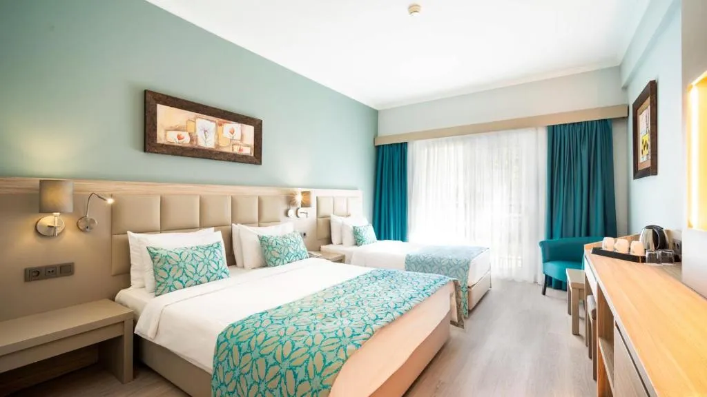 Aqua Fantasy Aquapark Hotel & SPA-1