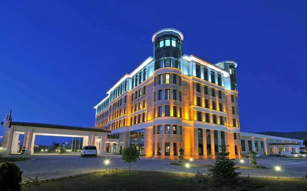 DoubleTree by Hilton Hotel Van-1