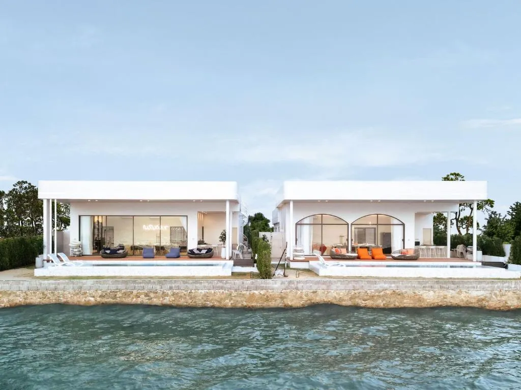 Sea Season Pool Villa Pattaya-1