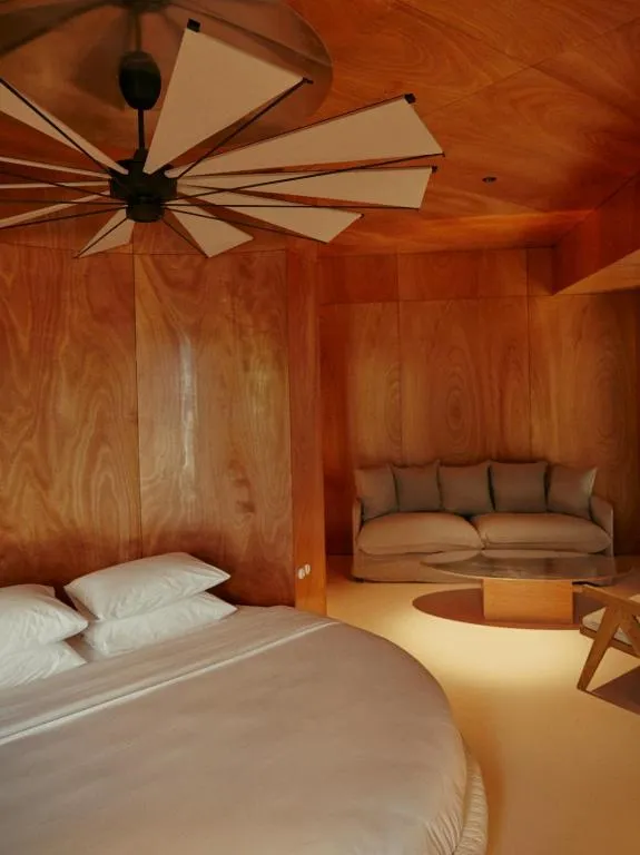 Rooms Hotel Batumi-1