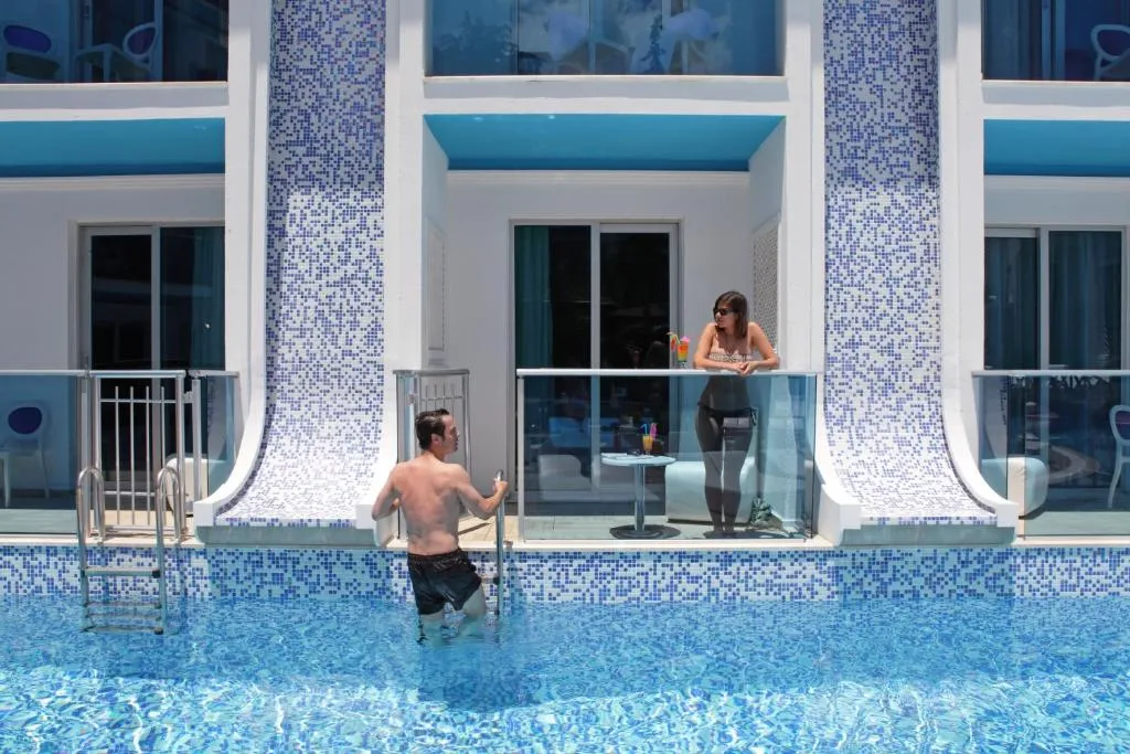 Ocean Blue High Class Hotel-1