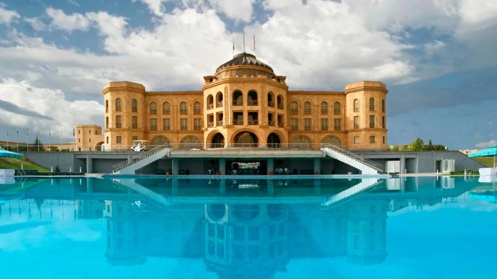 Latar Hotel Yerevan-1