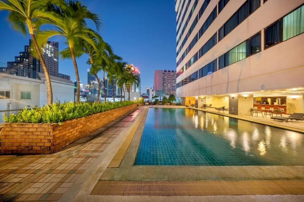 Royal Benja Hotel-1
