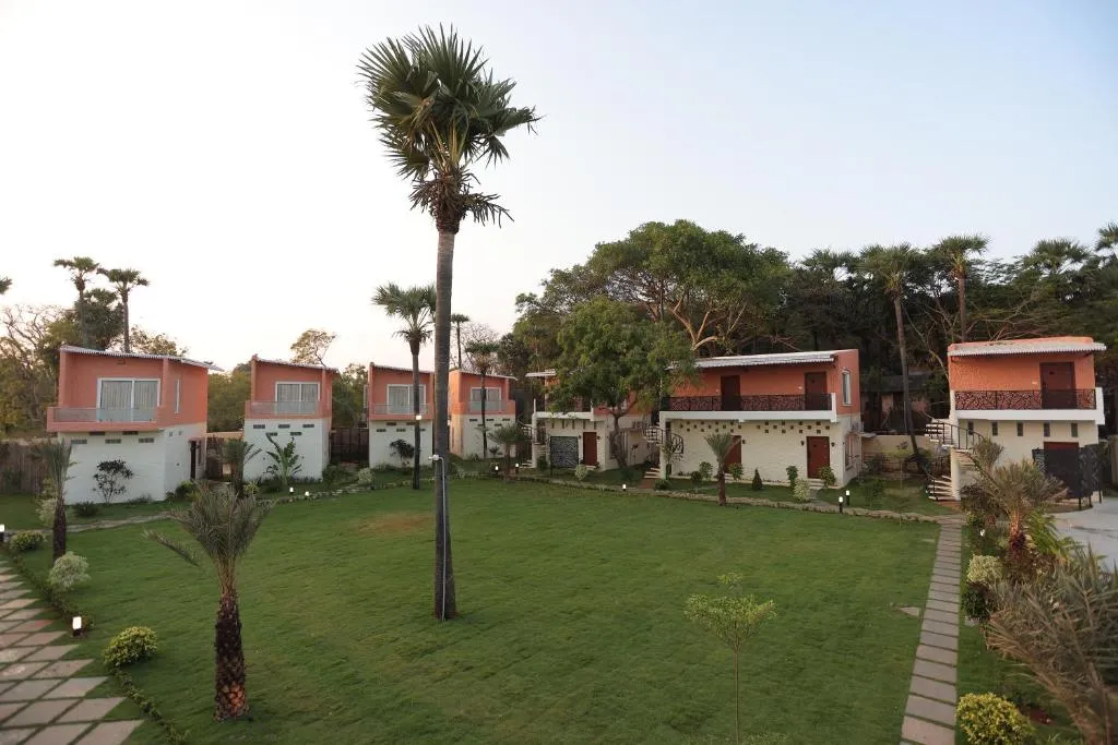 PALM PARADISE Beach Resort-1