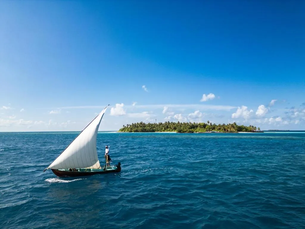 Makunudu Island Hotel-1