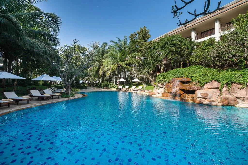 Ravindra Beach Resort & Spa Hotel-1