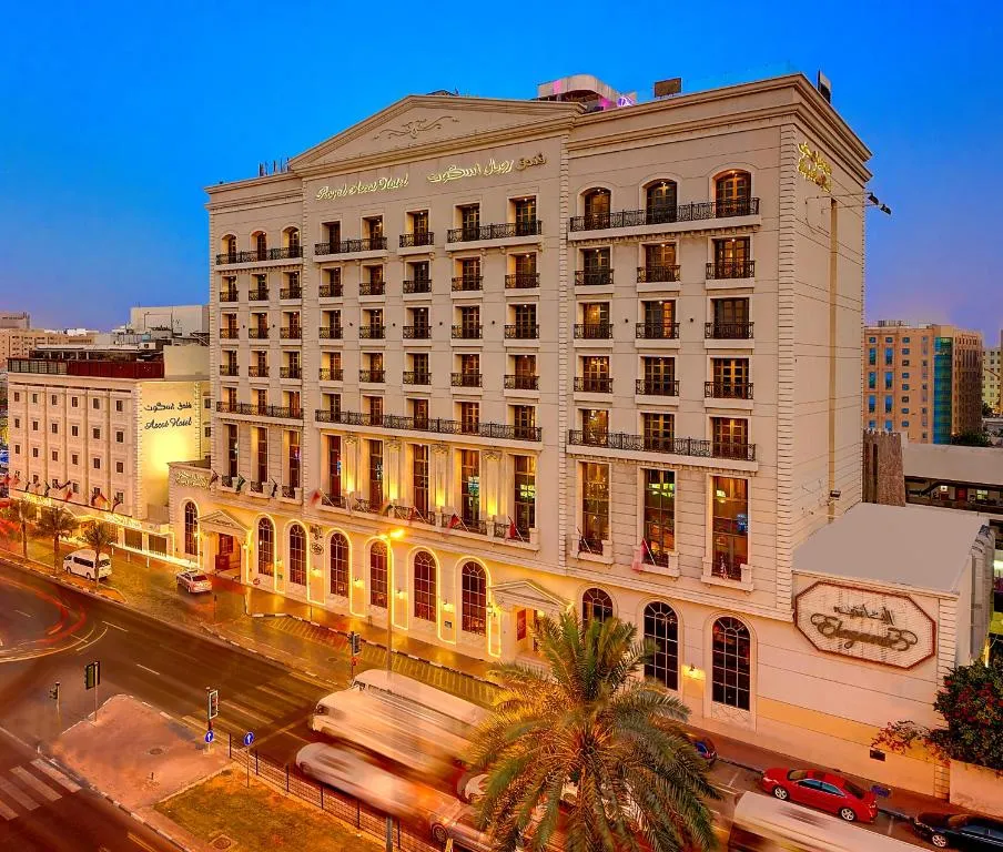 Royal Ascot Hotel-1