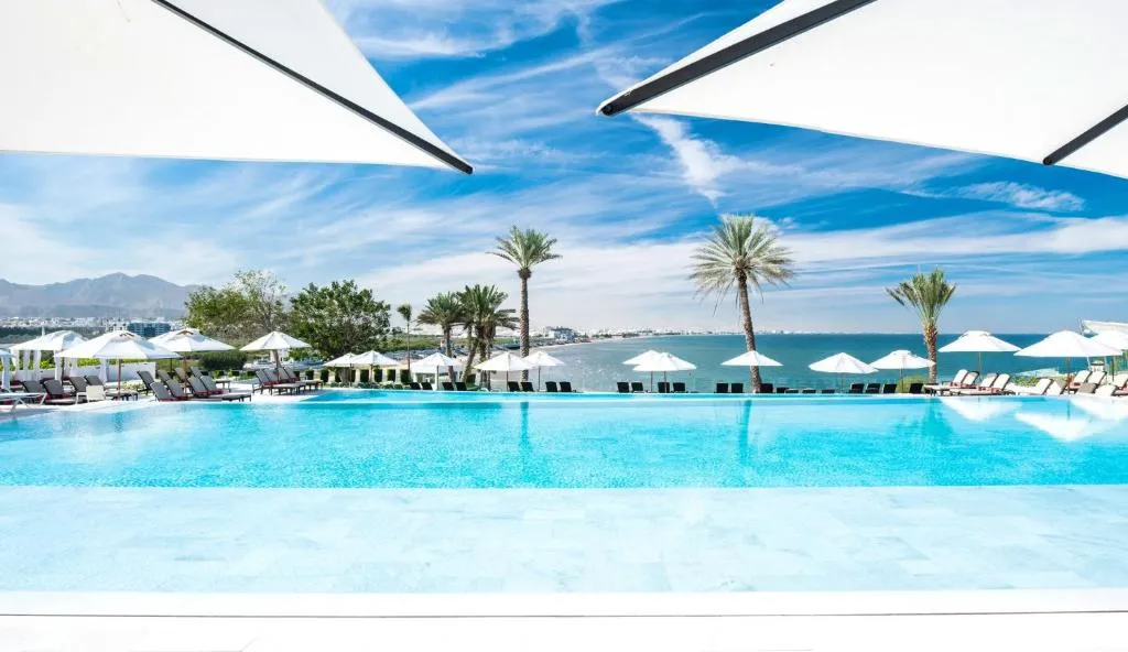 Crowne Plaza Muscat-1