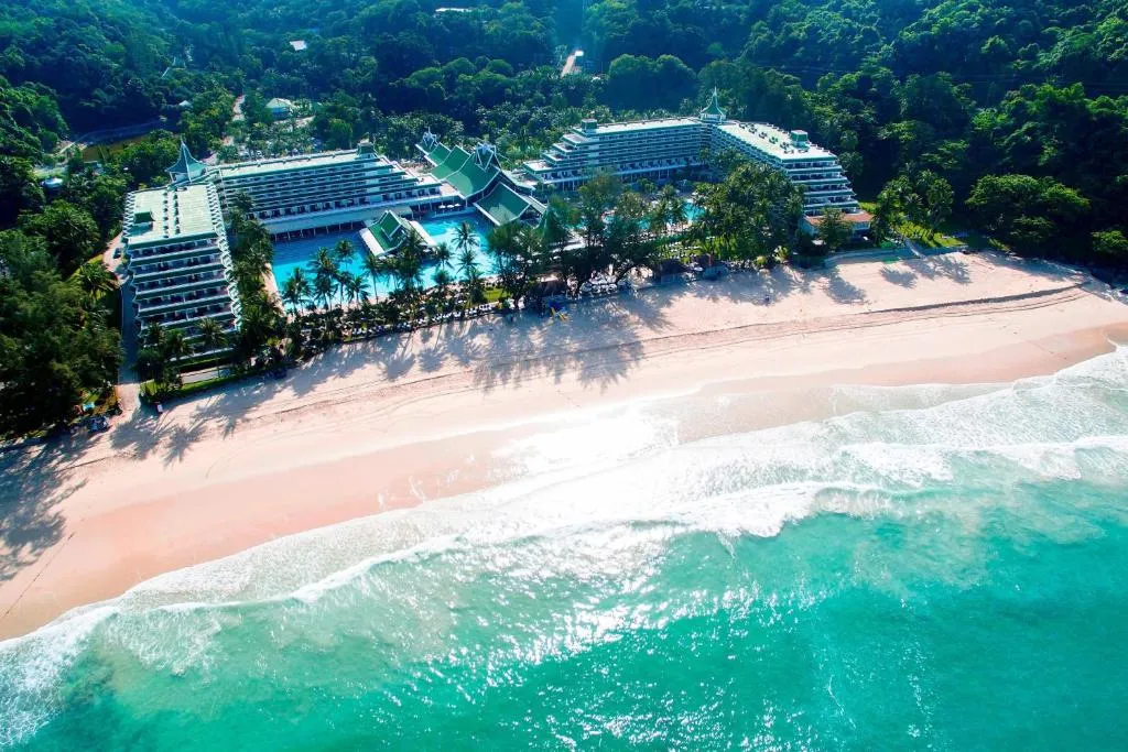 Le Meridien Phuket Beach Resort slide-1