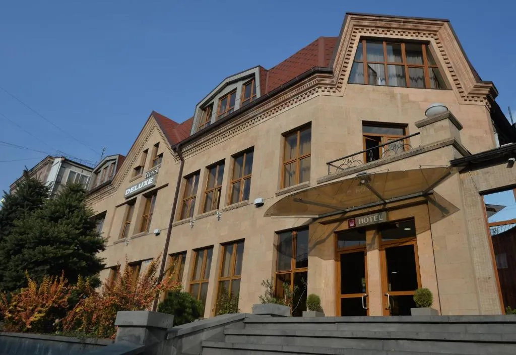 Deluxe Hotel Yerevan-1
