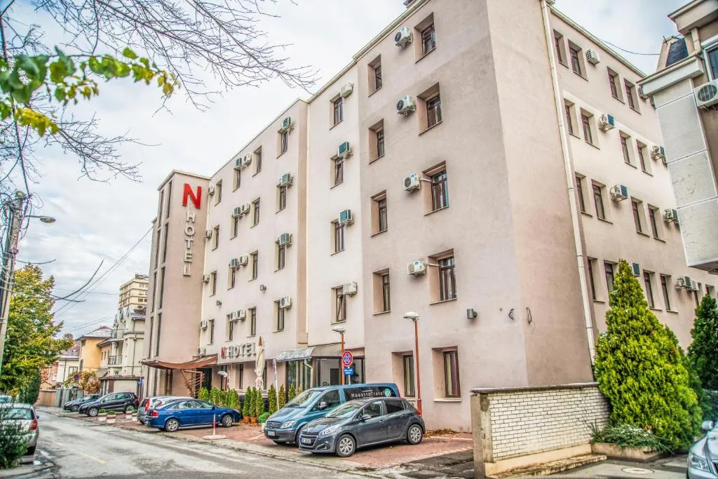 Hotel N-1