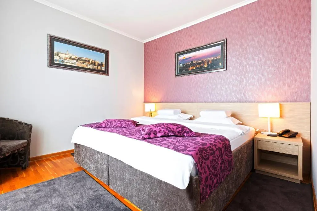 Hotel Nevski-1