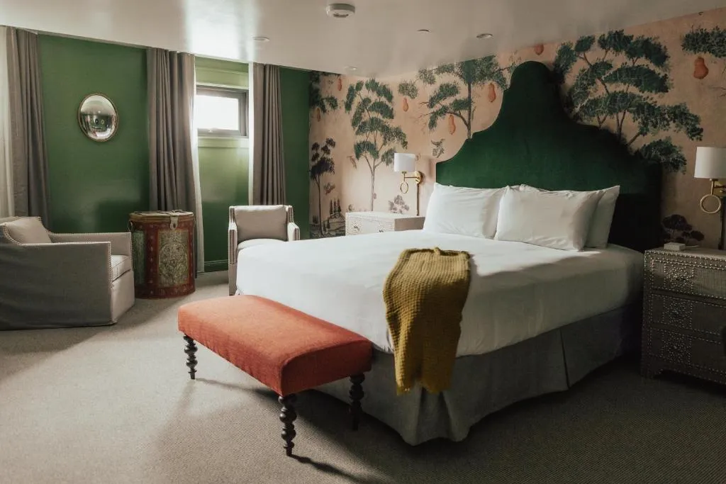 The Winston Hotel-1