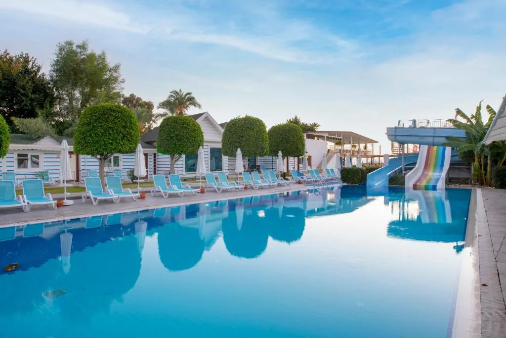 Armas Beach hotel-1