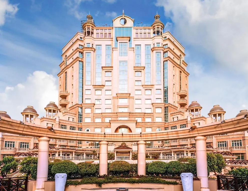 Swissotel Al Murooj Dubai-1