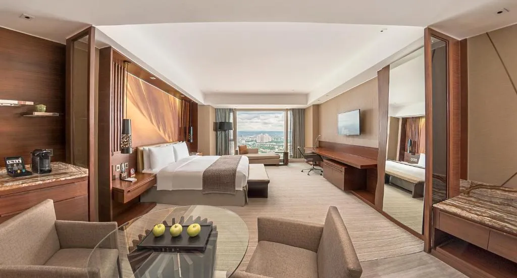 Marco-Polo-Ortigas-Manila-1